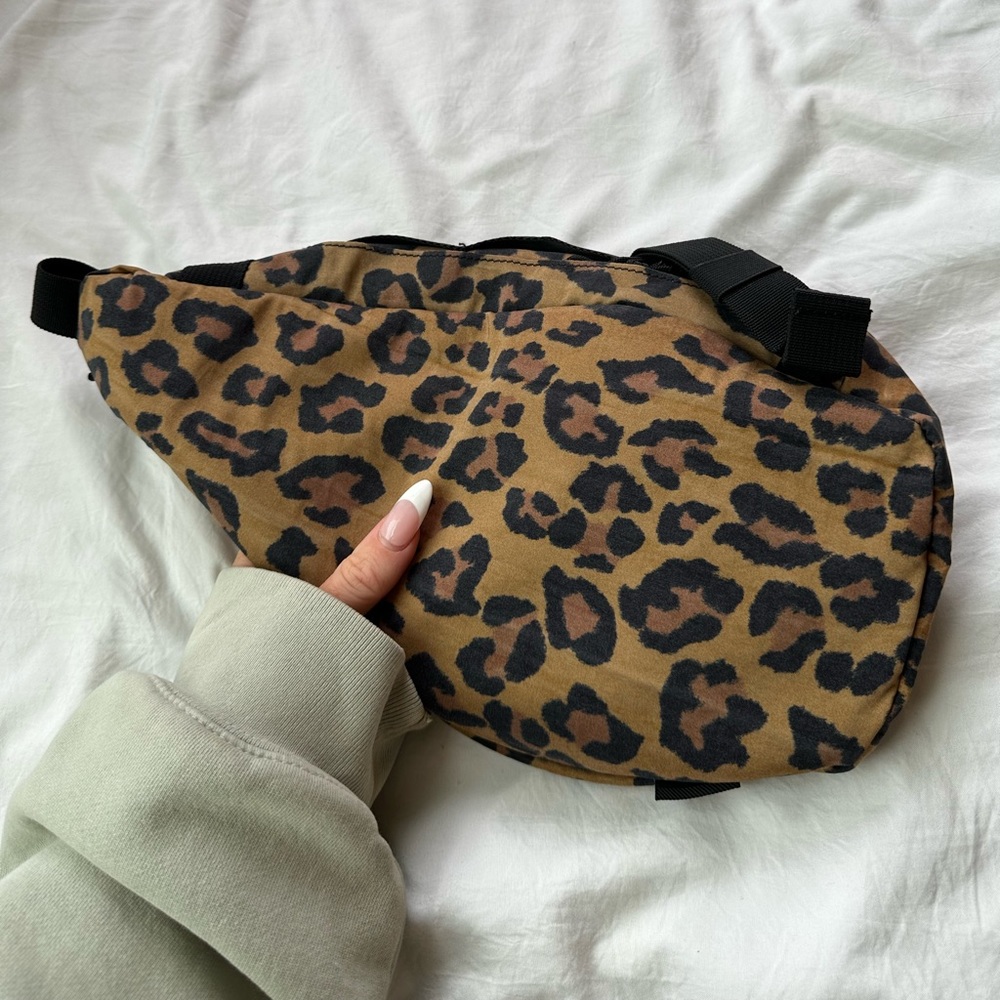 Supreme Sling Bag - Leopard FW20 - Picture 2 of 4